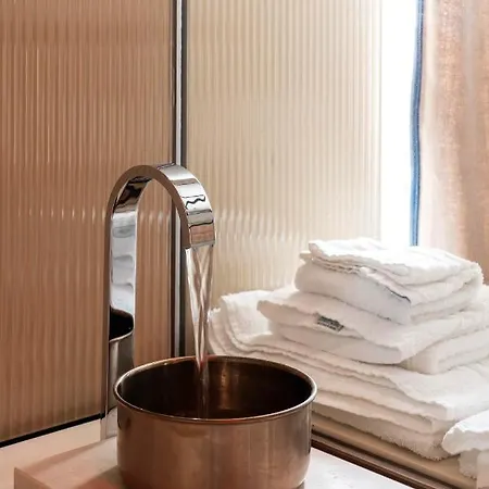 Donna Giacinta Blu Luxury Flat