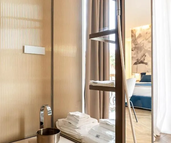 Donna Giacinta Blu Luxury Flat バーリ